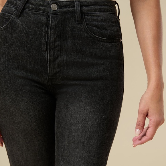 Distressed Straight leg jeans by Rachel Parcell - Picture 4 of 8